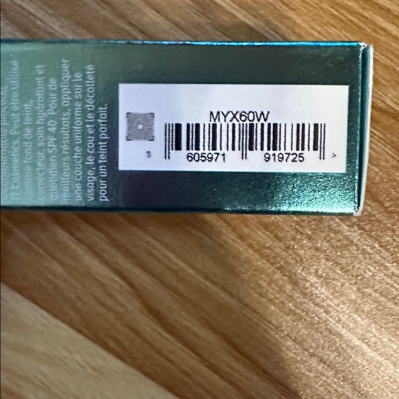 It Cosmetics CC+ Oil-Free Matte SPF 40 Full Coverage Cream Fair Light - Picture 3 of 4